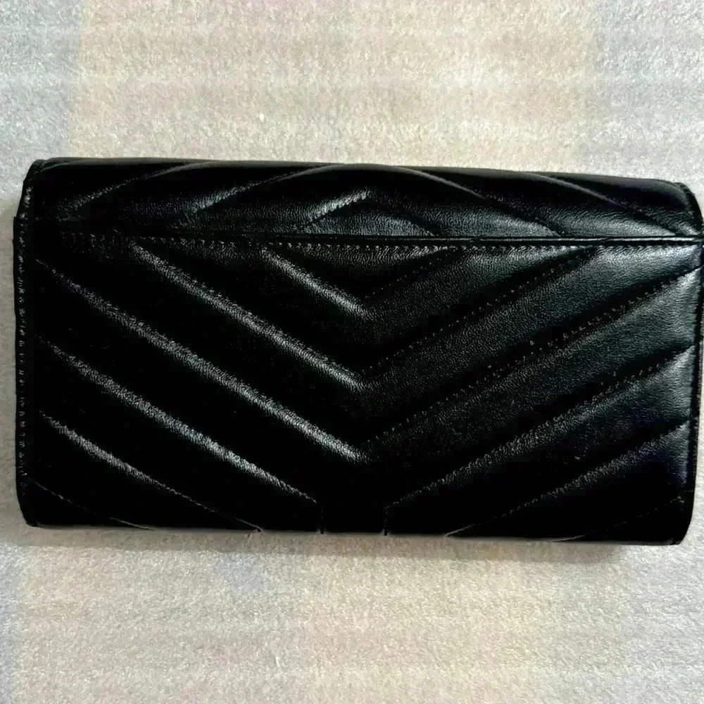 YSL Monogram Large Flap Wallet in Grained Leather

NEW NEVER USED - Picture 2 of 6